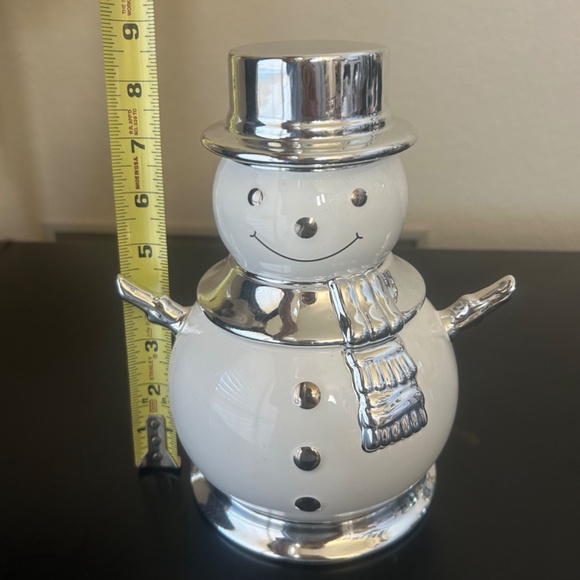 Slatkin & Co. 2008 Evergreen Snowman Candle. NWT - Picture 8 of 9